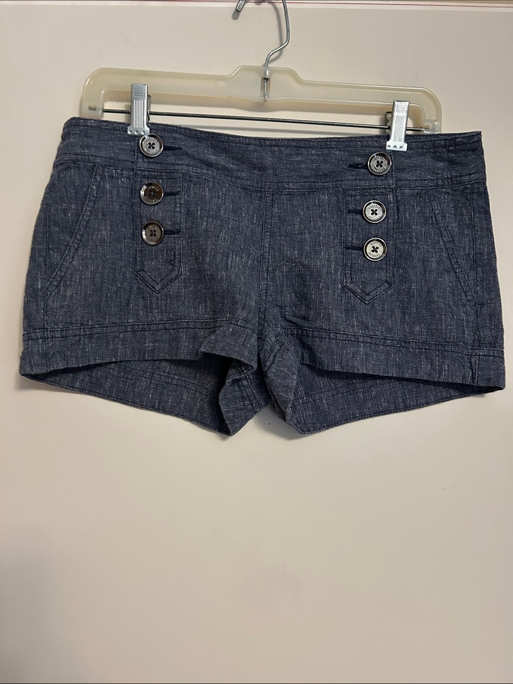Express dark grey short shorts button front  pockets size 4 in good condition